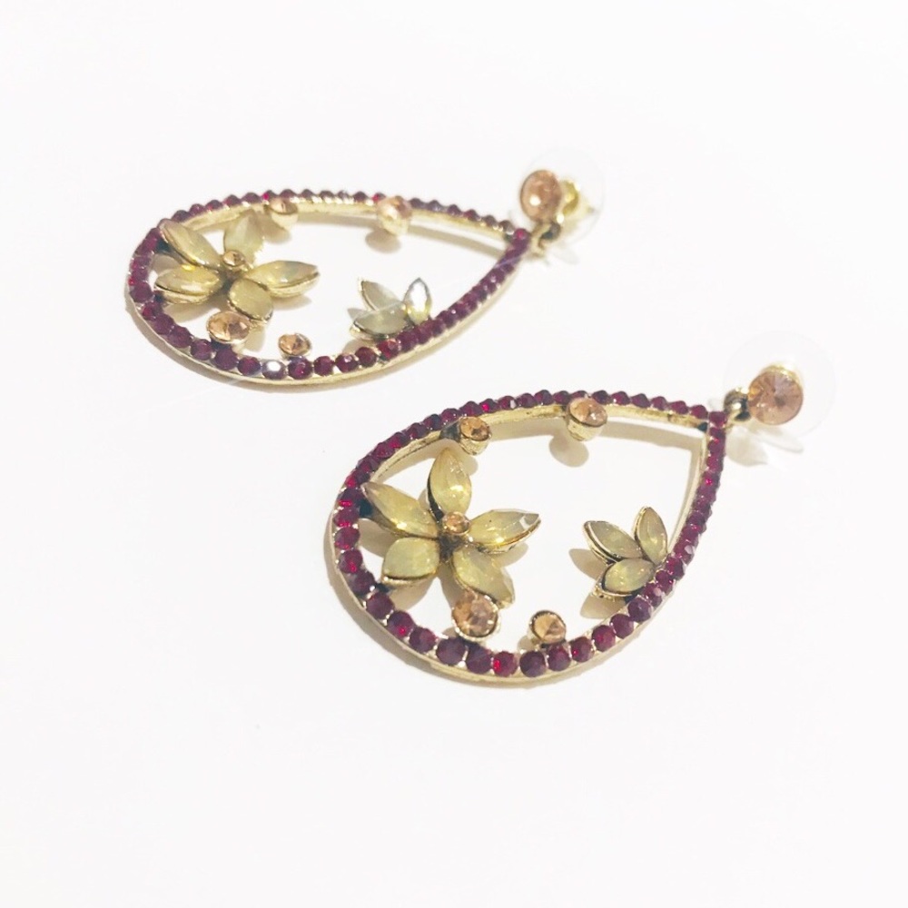 Unique red and gold floral dangling earrings - Picture 3 of 7